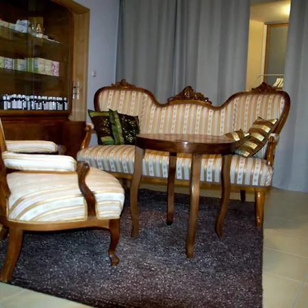 Private Garden Homestay *
